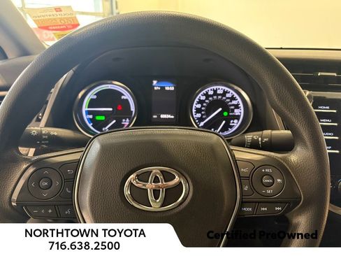 Used 2020 Toyota Camry LE image 7