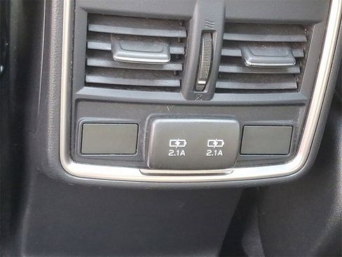 Used 2019 Subaru Forester Limited image 11