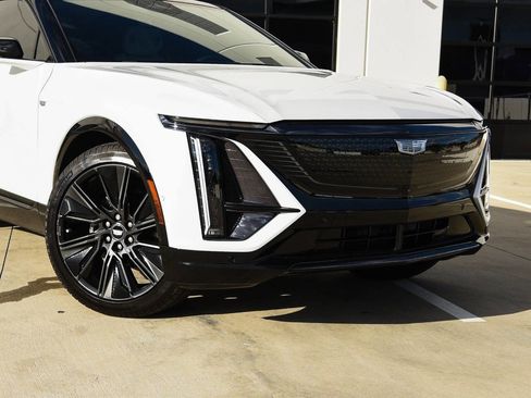 Used 2025 Cadillac Lyriq Sport w/ LPO, Floor Liner Package image 2