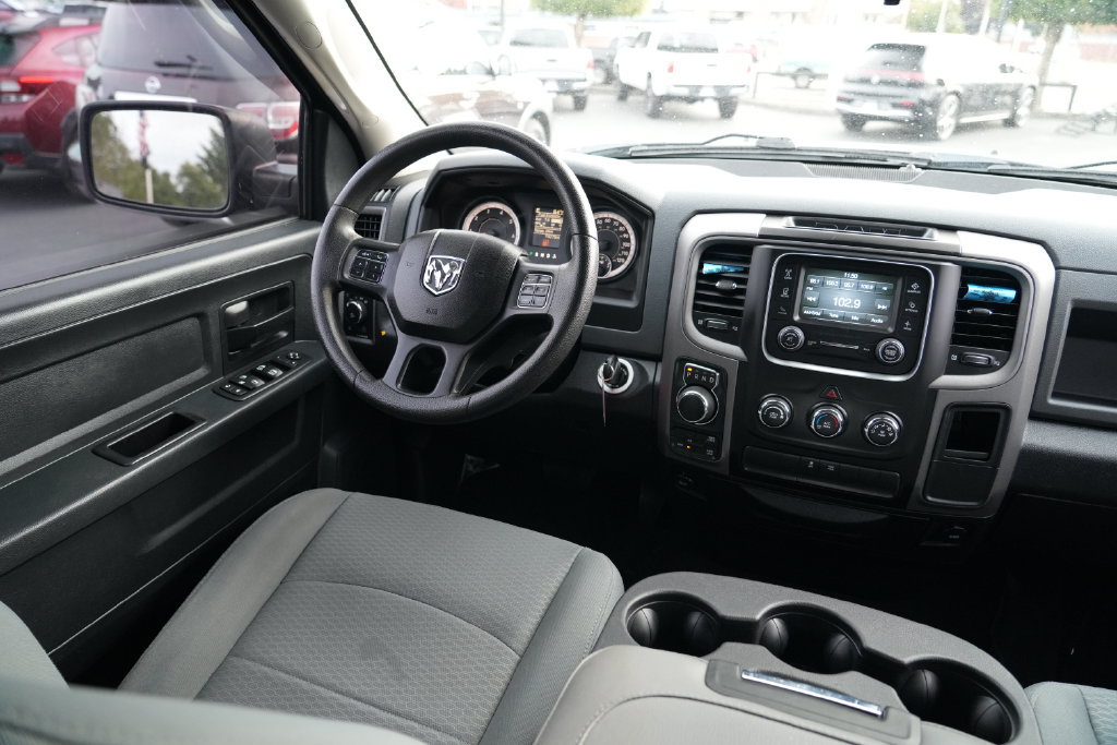 Used 2017 RAM 1500 Express AWD/4WD image 21