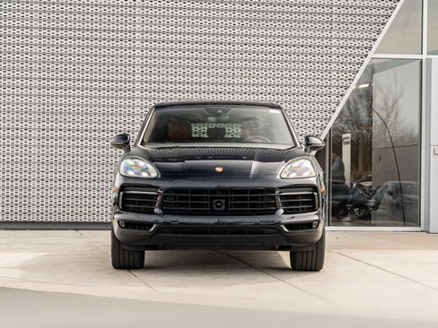 Used 2021 Porsche Cayenne image 38