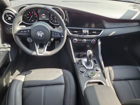 Used 2022 Alfa Romeo Giulia Sprint RWD image 8