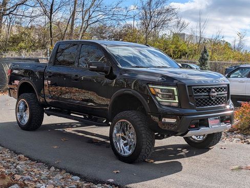 Used 2020 Nissan Titan PRO-4X w/ Pro-4x Convenience Package image 8