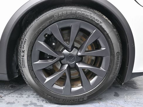 Used 2022 Tesla Model X image 15