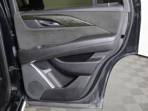 Used 2016 Cadillac Escalade Platinum image 30