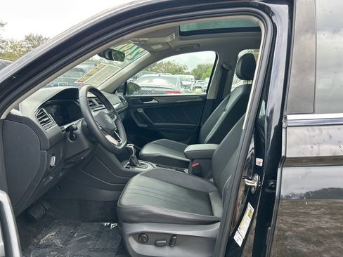 Used 2023 Volkswagen Tiguan SE image 15