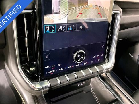 Used 2025 GMC Yukon Elevation AWD/4WD image 14