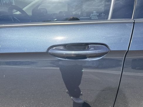 Used 2022 Ford Edge SE w/ Black Appearance Package image 12