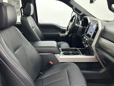 Used 2022 Ford F250 Lariat w/ Black Appearance Package image 33