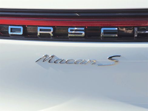 Used 2023 Porsche Macan S image 28