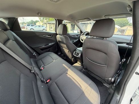 Used 2021 Chevrolet Malibu LT FWD image 18