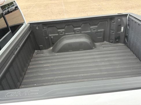 Used 2025 GMC Sierra 1500 Elevation w/ Preferred Package AWD/4WD image 21
