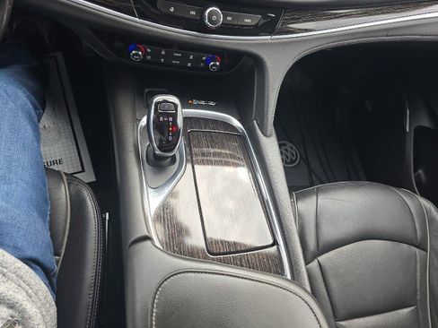 Used 2021 Buick Enclave Avenir w/ Avenir Technology Package image 51