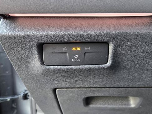 New 2026 Volkswagen Tiguan SE AWD/4WD image 15