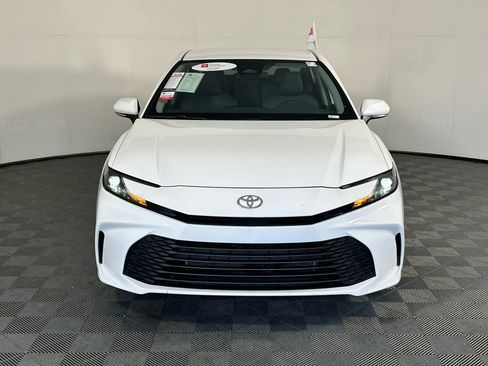 Used 2025 Toyota Camry LE FWD image 8