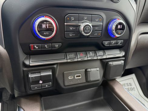 Used 2021 GMC Sierra 1500 SLT w/ SLT Premium Package image 35