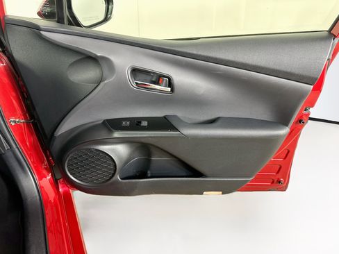 Used 2020 Toyota Prius LE FWD image 30