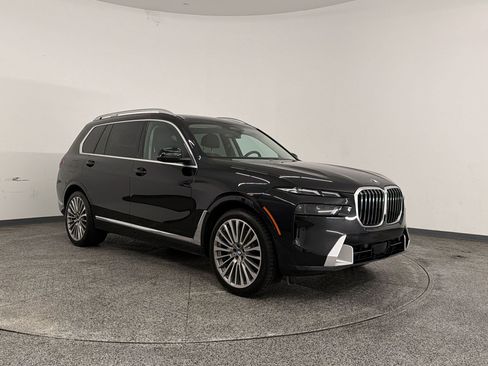 Used 2023 BMW X7 xDrive40i w/ Premium Package AWD/4WD image 6