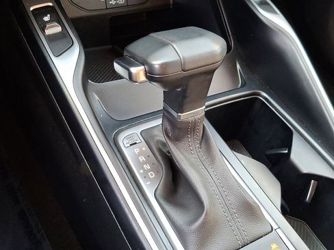 Used 2024 Kia Sorento S image 11