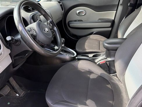 Used 2019 Kia Soul FWD image 8
