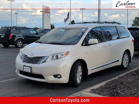 Used 2017 Toyota Sienna XLE w/ XLE Navigation Package AWD/4WD image 1