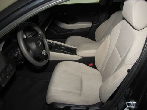 Certified 2023 Honda Accord LX image 9