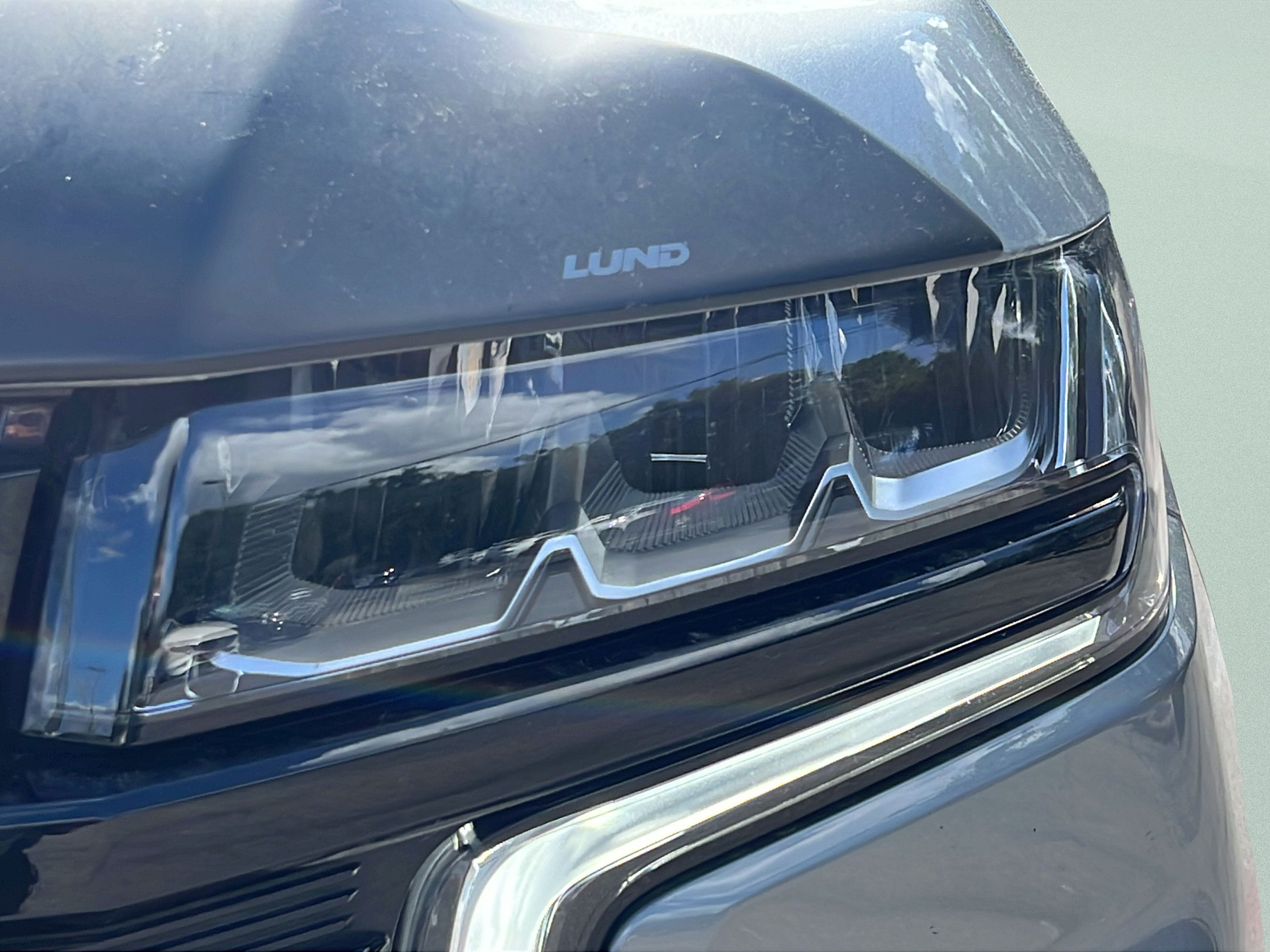 Used 2024 Chevrolet Tahoe Z71 w/ Luxury Package AWD/4WD image 32