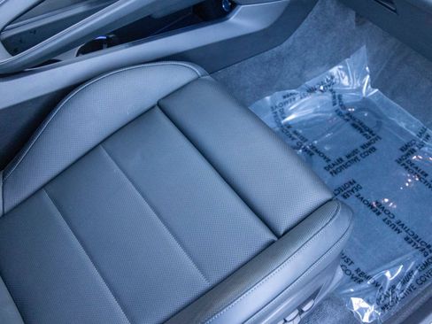 Certified 2025 Porsche Macan Electric RWD image 55