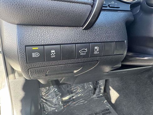 Certified 2023 Toyota Camry SE image 21
