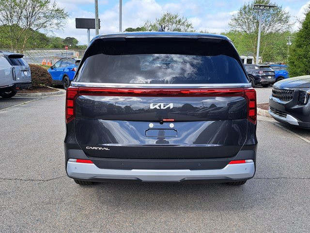 New 2026 Kia Carnival FWD image 5