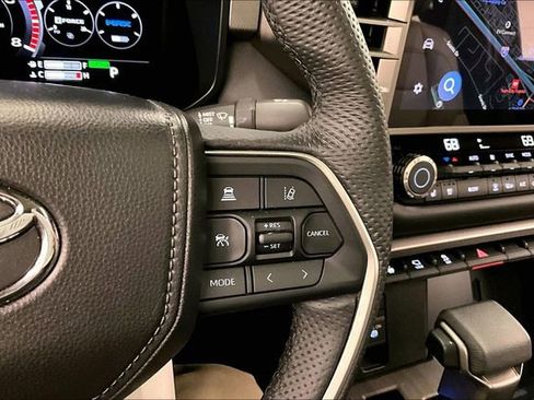 Used 2025 Toyota Tundra Limited image 26