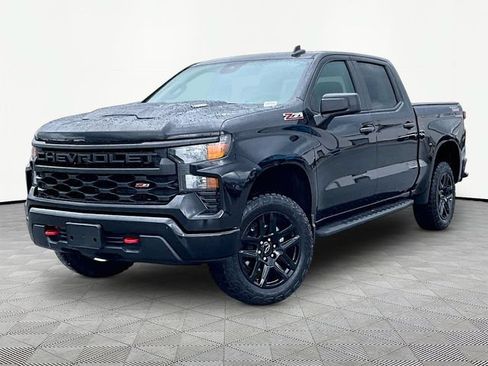 Used 2024 Chevrolet Silverado 1500 Custom Trail Boss AWD/4WD image 3
