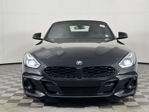 Used 2025 BMW Z4 M40i w/ Edition RWD image 6