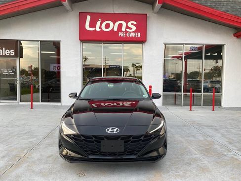 Used 2021 Hyundai Elantra SE image 1