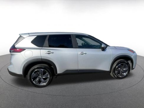 Used 2025 Nissan Rogue SV FWD image 16