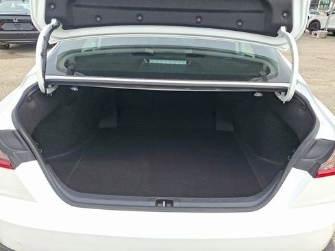 Used 2025 Toyota Camry SE image 28