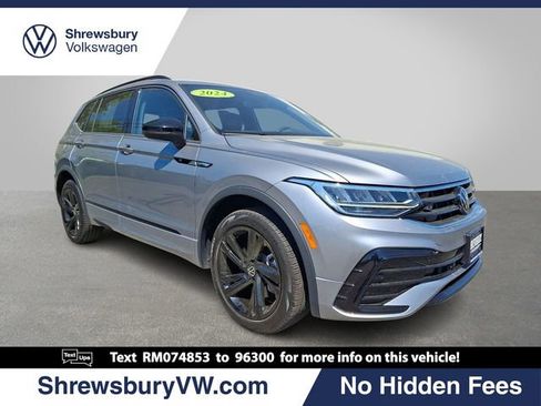 Used 2024 Volkswagen Tiguan SE R-Line AWD/4WD image 1