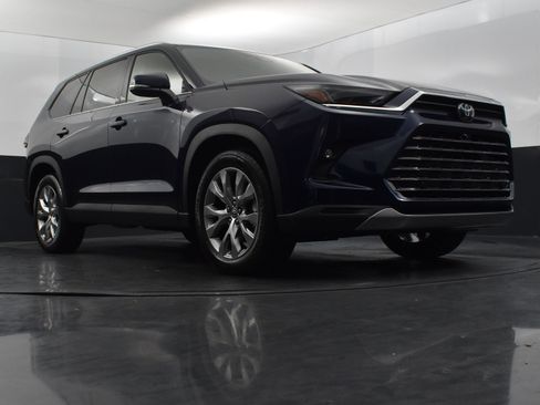 Used 2025 Toyota Grand Highlander AWD Hybrid image 41