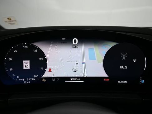 Certified 2025 Porsche Macan Electric RWD image 8