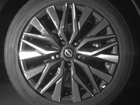 Used 2025 Nissan Altima 2.5 SV FWD image 13