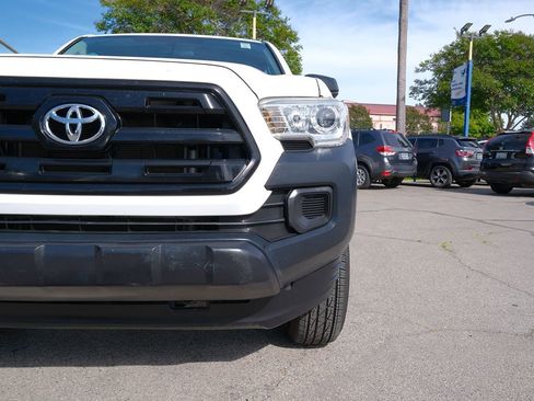 Used 2017 Toyota Tacoma SR image 44