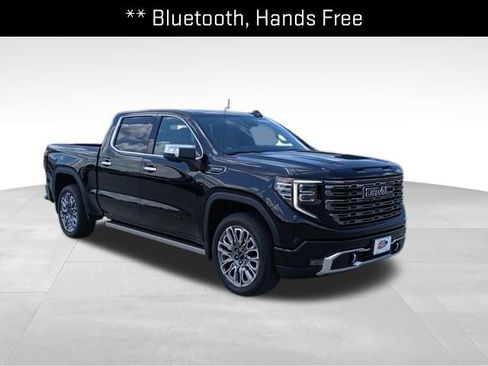 Certified 2026 GMC Sierra 1500 Denali Ultimate w/ LPO, Black Badging Package AWD/4WD image 7