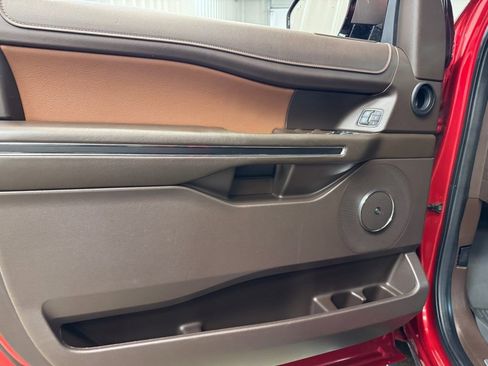 Used 2022 Ford Expedition King Ranch image 8