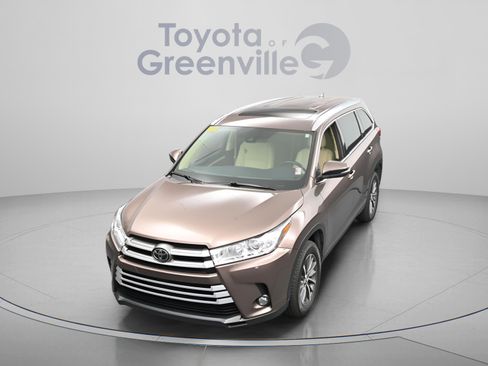 Used 2019 Toyota Highlander XLE image 24