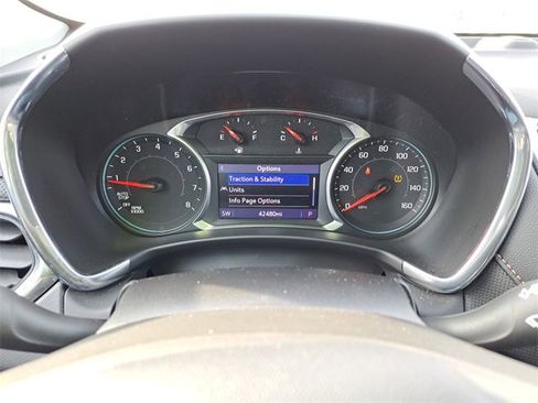 Used 2020 Chevrolet Equinox Premier image 12