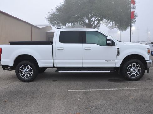 Used 2020 Ford F250 Lariat image 6