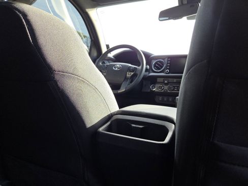 Used 2022 Toyota Tacoma TRD Sport w/ Technology Package image 25