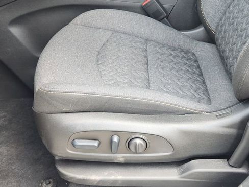 Used 2023 Chevrolet Equinox LT image 23