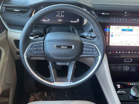 New 2026 Jeep Grand Cherokee L Limited w/ Limited Altitude Package AWD/4WD image 13