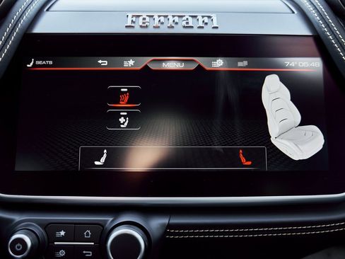 Used 2018 Ferrari GTC4Lusso T image 75